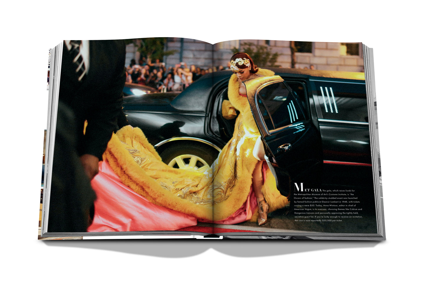 5th Avenue: 200 Years of Stories and Legends