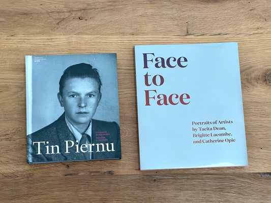 POSEBNA PONUDBA: Face to Face. Portraits of Artists by Tacita Dean, Brigitte Lacombe and Catherine Opie + Tin Piernu / Fotograf s Tarčmuna