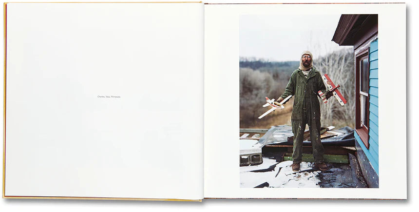 Alec Soth / Sleeping by the Mississippi