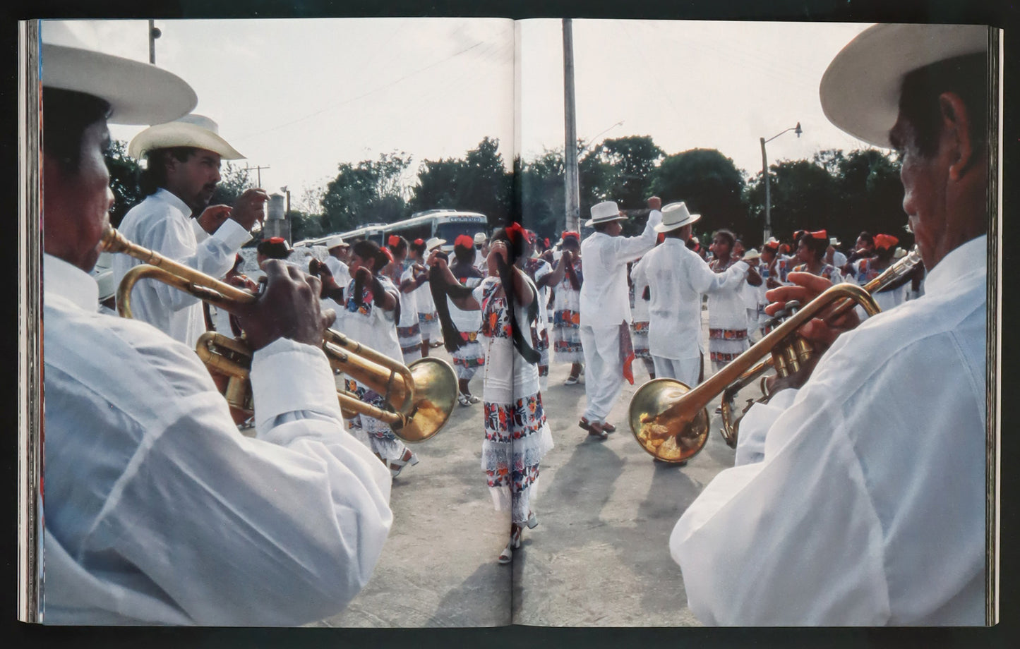 Lourdes Grobet / The Laboratorio de Teatro Campesino e Indígena: Half a Century of History