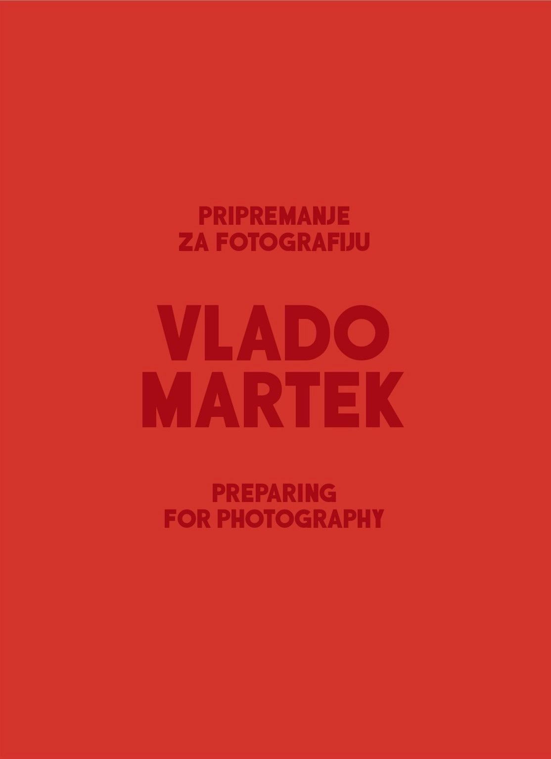 Vlado Martek / Pripremanje za fotografiju / z fotografijo