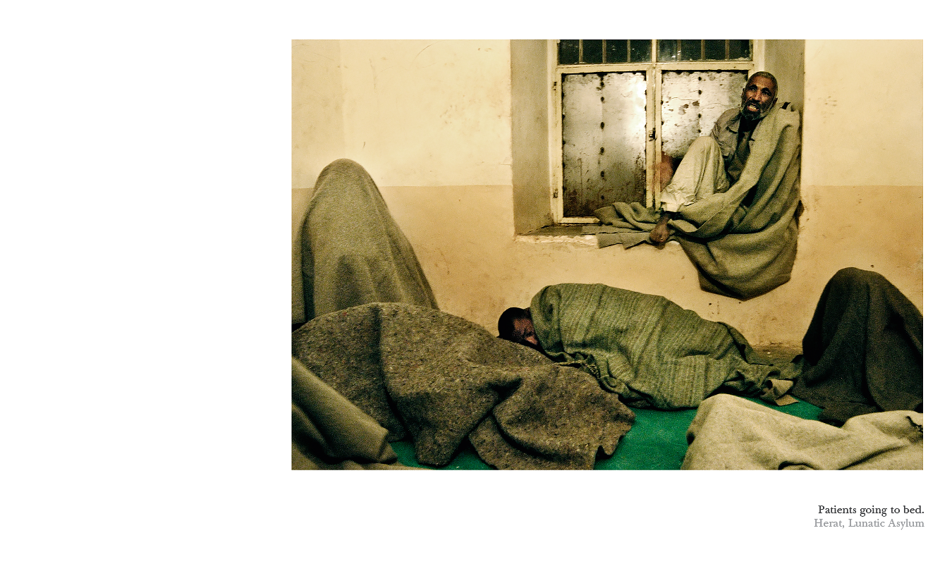 Manca Juvan / Afganistan: (Ne)običajna življenja